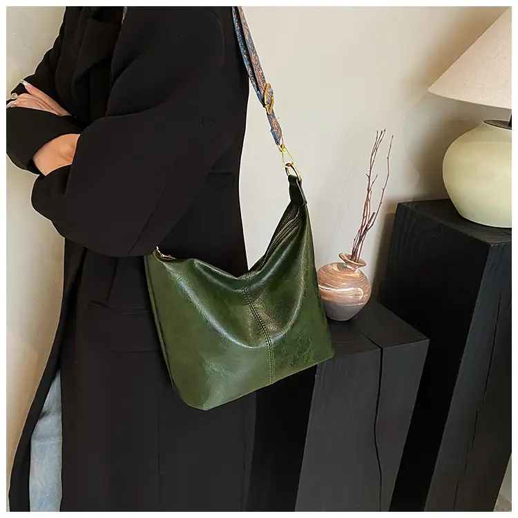 Retro Brown Leather Shoulder Bag Women 2025 — feature 16