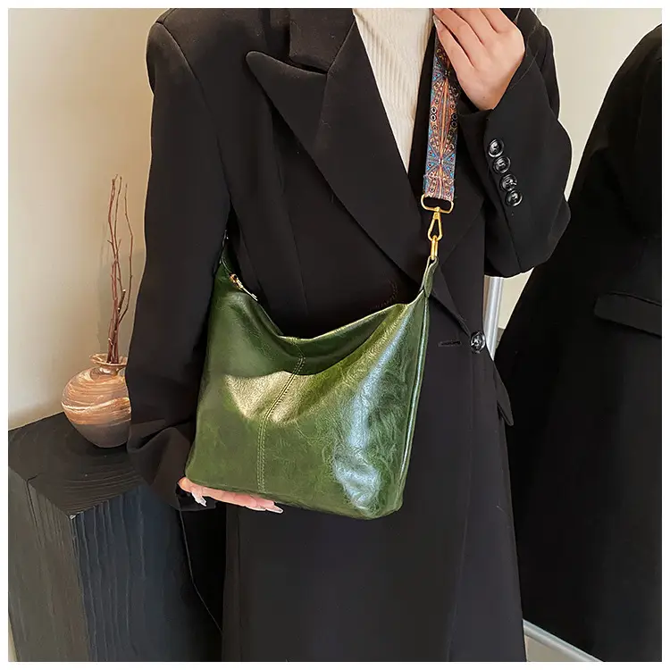Retro Brown Leather Shoulder Bag Women 2025 — feature 17