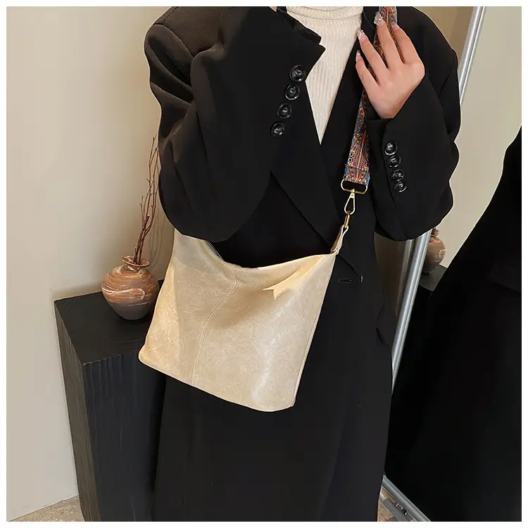 Retro Brown Leather Shoulder Bag Women 2025 — feature 21