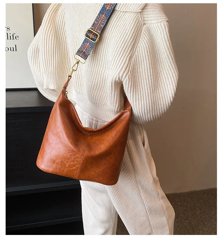 Retro Brown Leather Shoulder Bag Women 2025 — feature 3