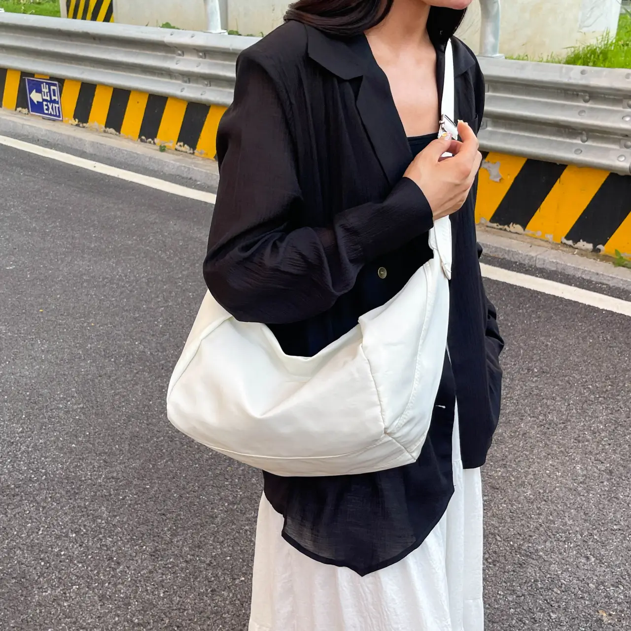 2025 New Summer Crossbody Bag Women's Nylon White Large Capacity — feature 10