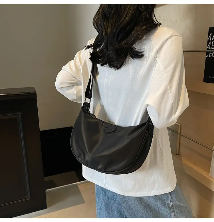 Red Women's Shoulder Bag 2026 Casual Lightweight Crossbody — feature 18