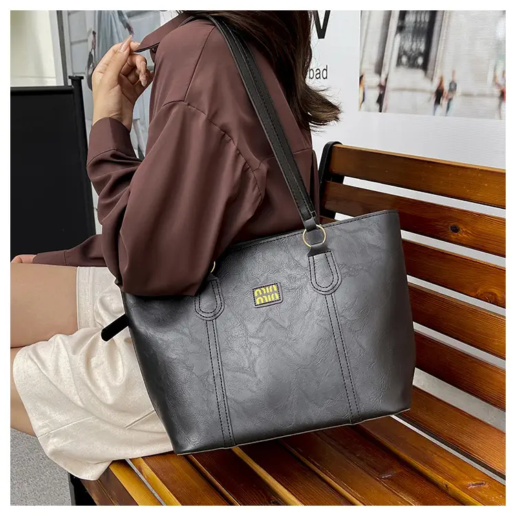 2025 Summer Women's Leather Tote Bag Black Brown — feature 17