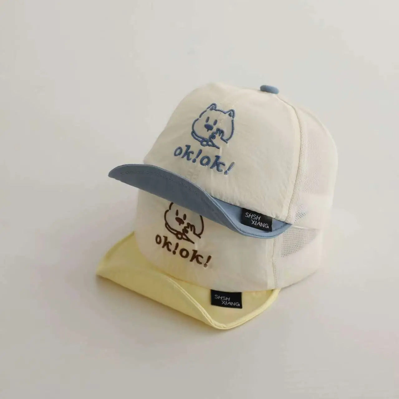 German Children's Mesh Cap with Cat Design — feature 2