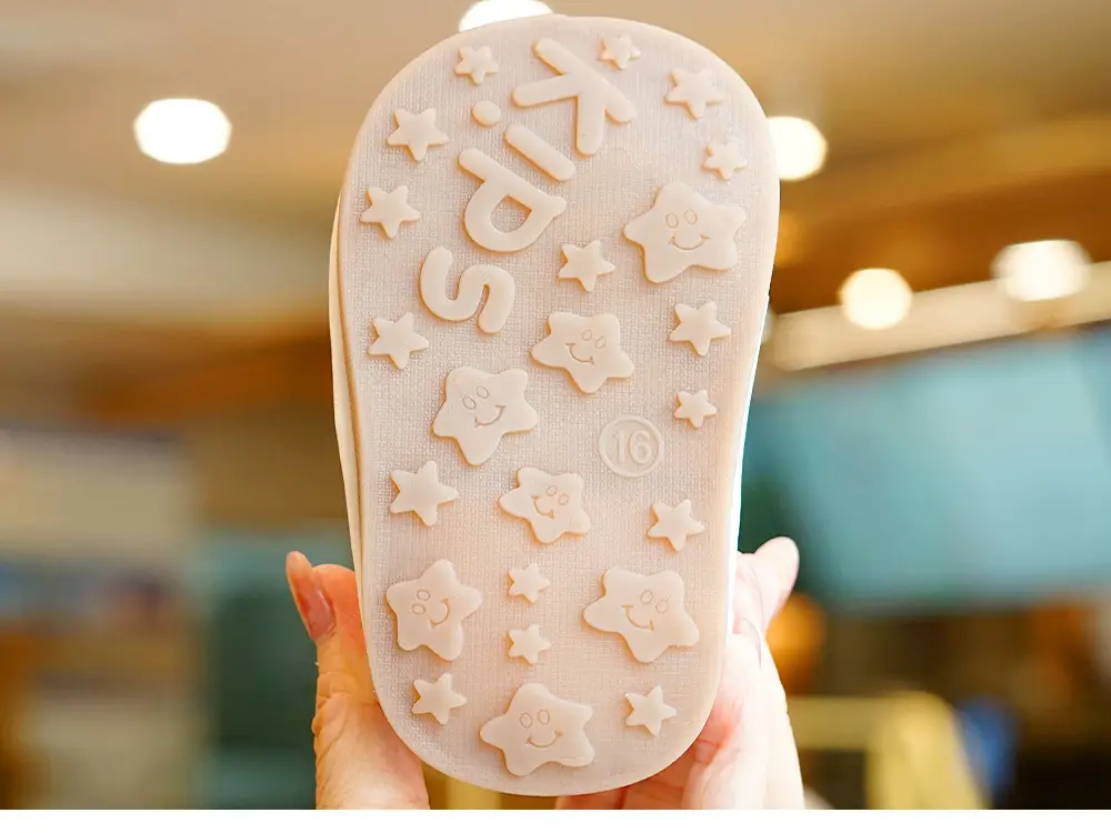Pink Embroidered Baby Shoes for 1-2 Years Old — feature 3