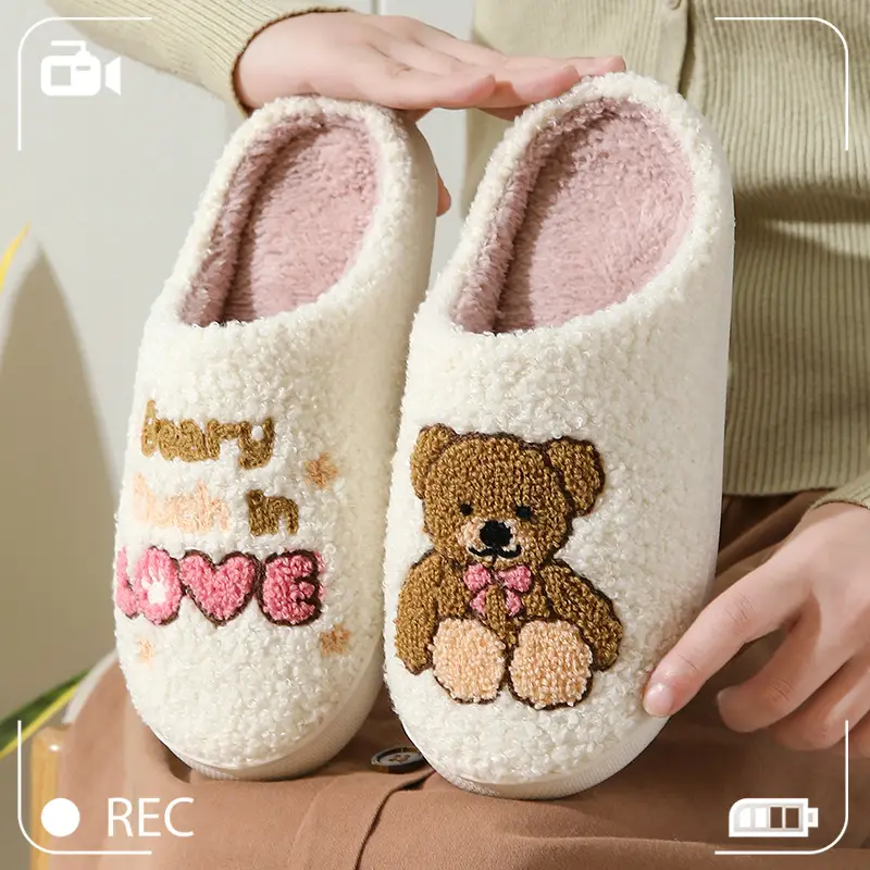 Cross-Border New Style Comfortable Home Warm Winter Cartoon Embroidered Bear Cotton Slippers for Men and Women Couples Indoor Cotton Slippers