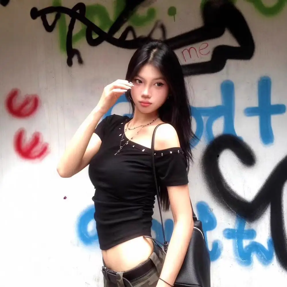 [220g 40-Count Imitation Cotton] Oblique Shoulder Rivet Short-Sleeved Slim T-Shirt Short Top Black American Hottie