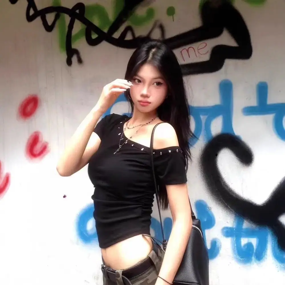 [220g 40-Count Imitation Cotton] Oblique Shoulder Rivet Short-Sleeved Slim T-Shirt Short Top Black American Hottie