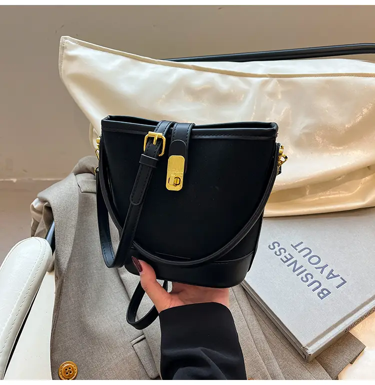 Women's Crossbody Bag Beige Leather Bucket Design 2025 — feature 14