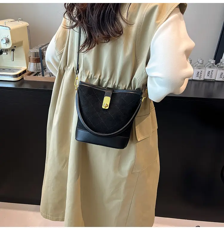 Retro Brown Quilted Shoulder Crossbody Bag for Women — feature 22