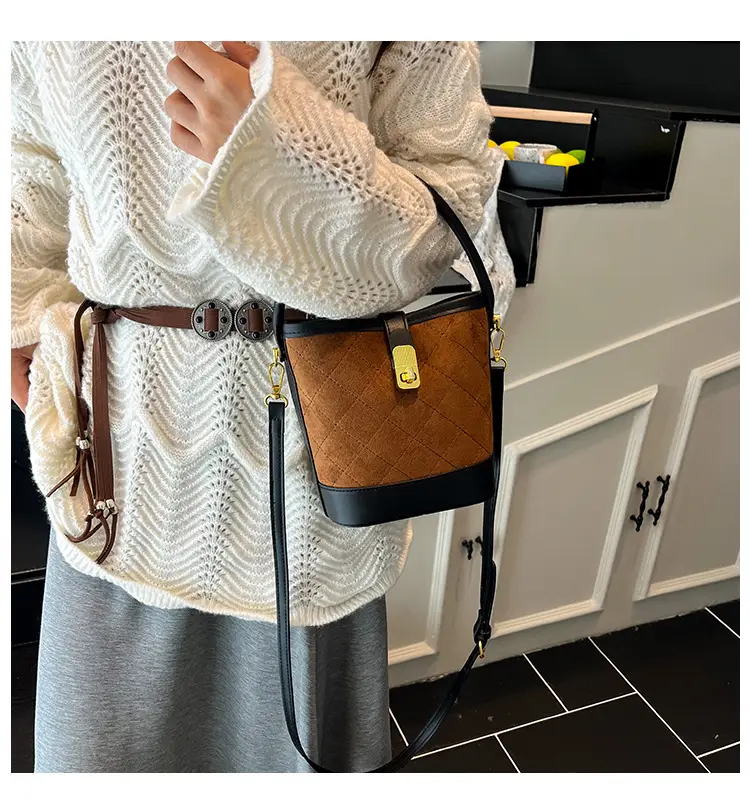 Retro Brown Quilted Shoulder Crossbody Bag for Women — feature 3