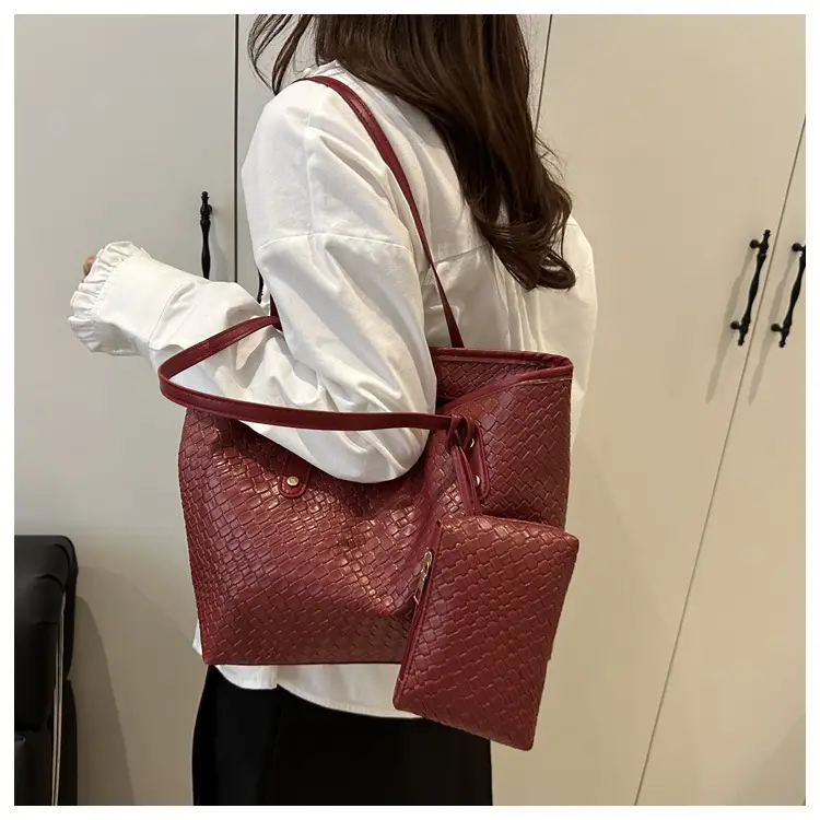 Retro Red Leather Tote Bag with Matching Pouch — feature 16