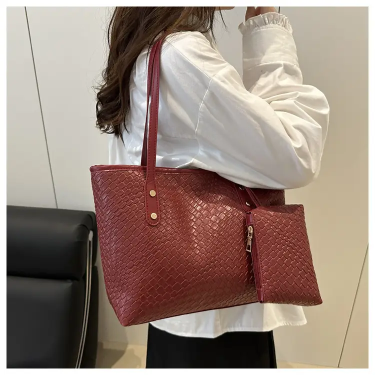 Retro Red Leather Tote Bag with Matching Pouch — feature 17