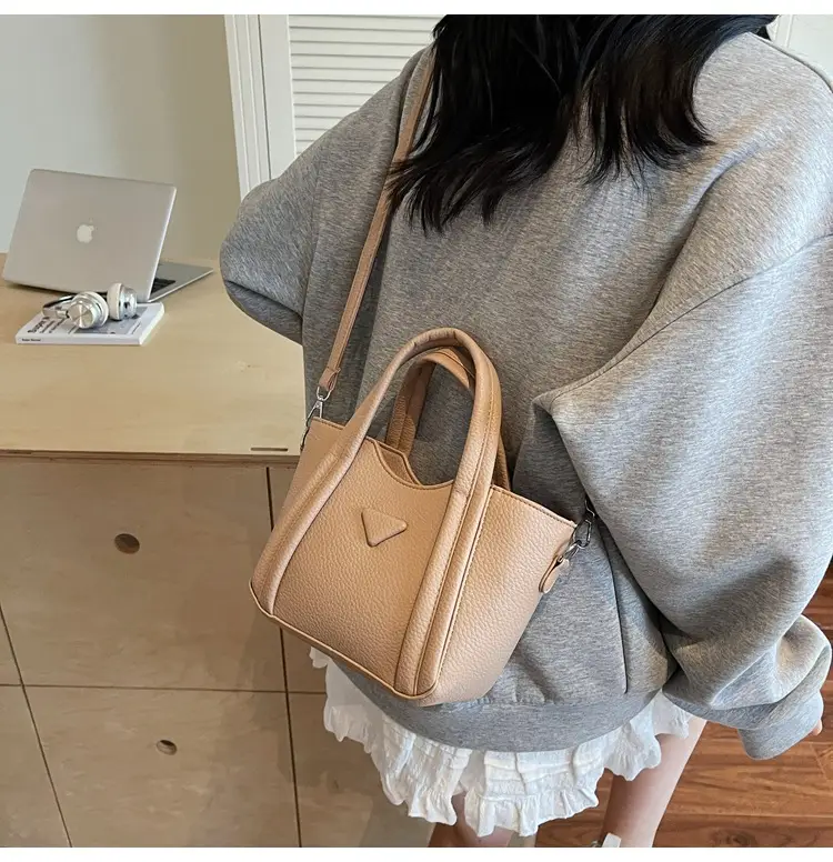 Women's Tan Textured Shoulder Bag 2026 New Trendy — feature 10