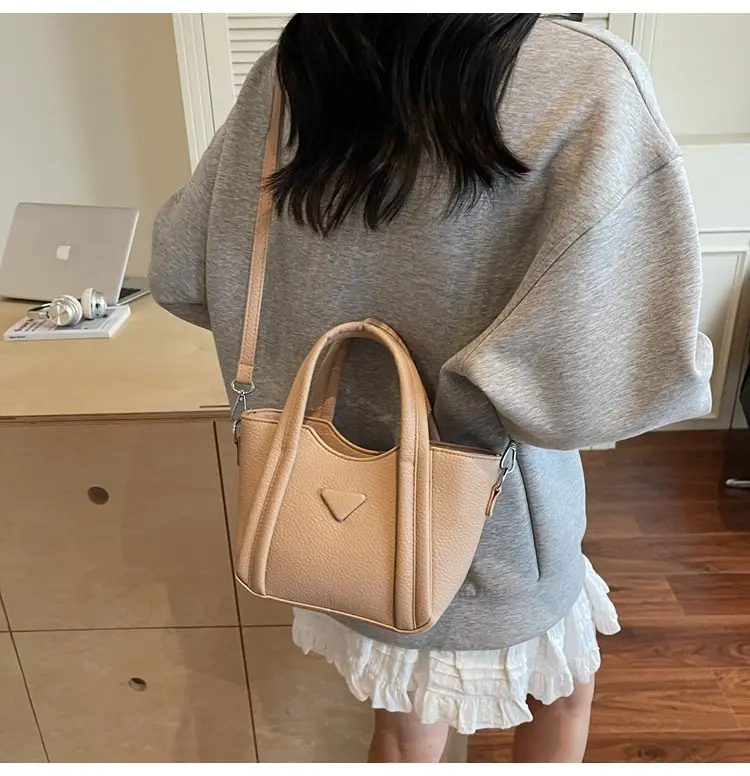 Women's Tan Textured Shoulder Bag 2026 New Trendy — feature 12