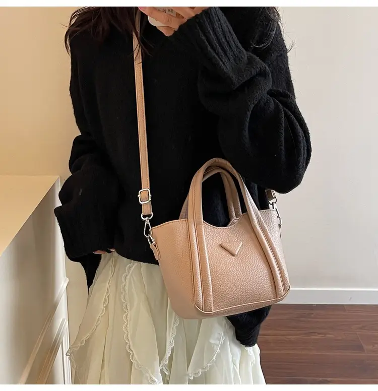 Women's Tan Textured Shoulder Bag 2026 New Trendy — feature 15