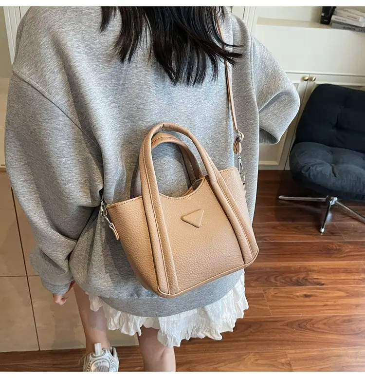 Women's Tan Textured Shoulder Bag 2026 New Trendy — feature 9