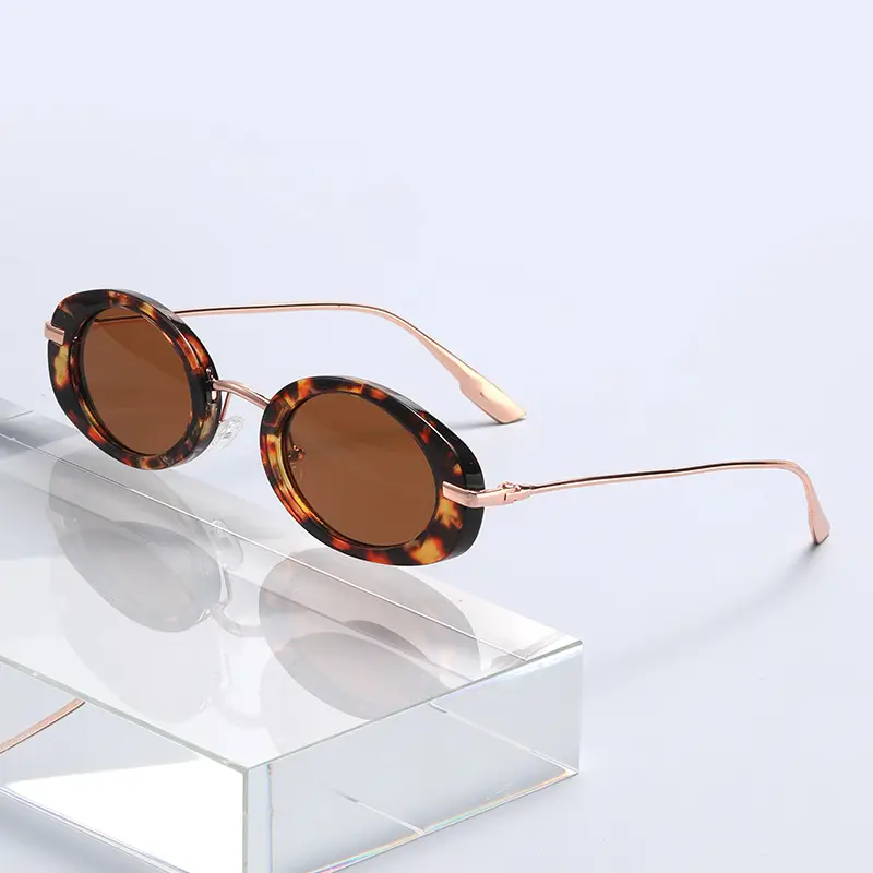 Oval Retro Sunglasses with Gold Frame & UV400 - Image 11