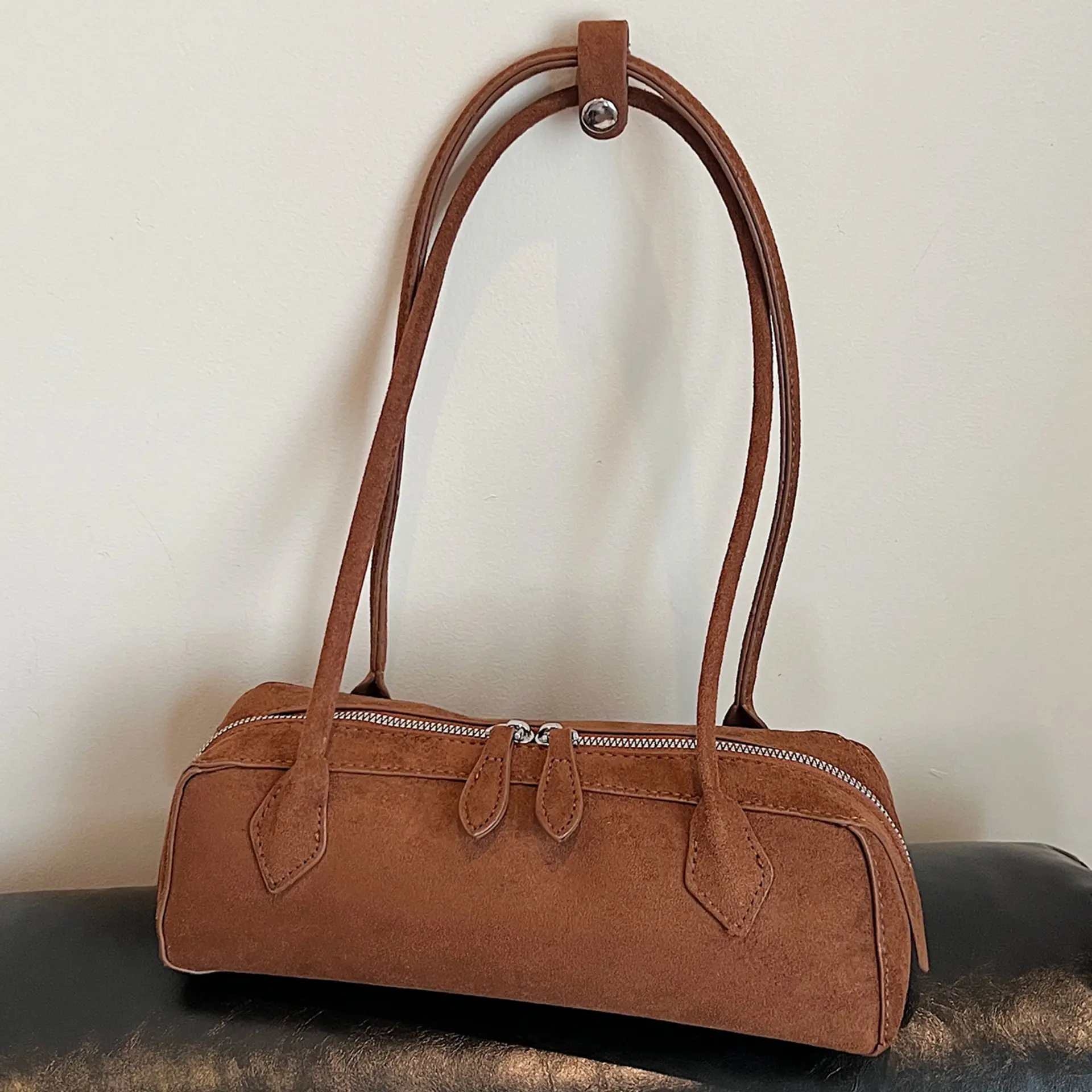 New Suede Shoulder Bag for Women Retro Commuter Design - Image 4