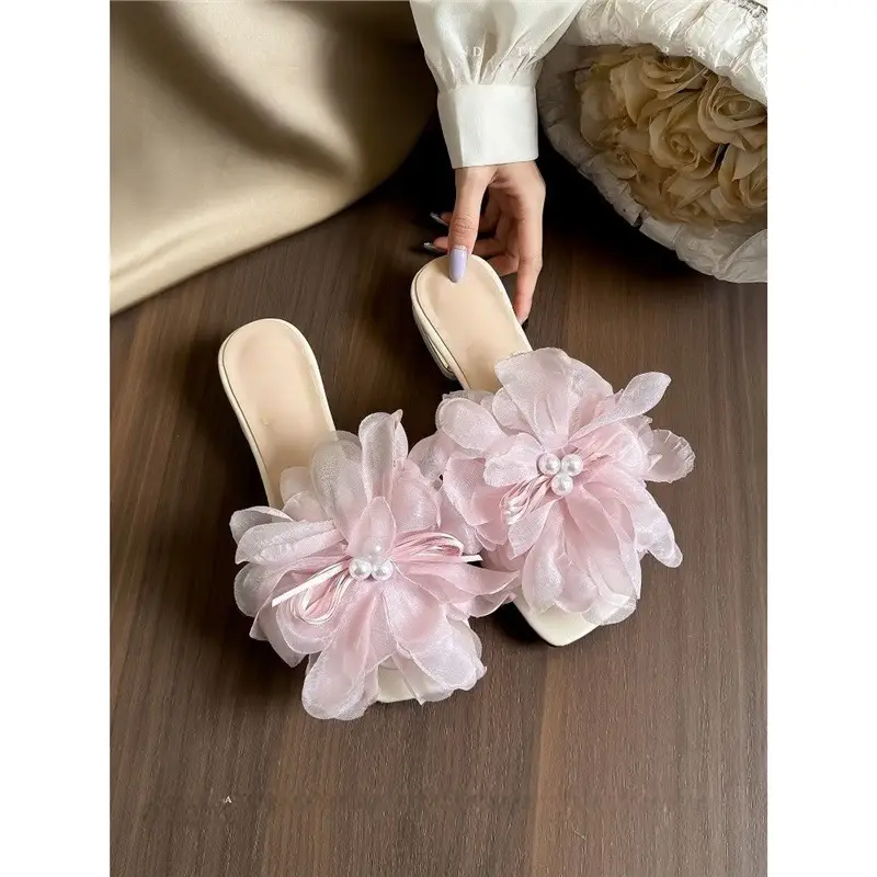 High-Looking Soft Leather Holiday Style Thick-Heeled Sandals for Women, New Outer Wear, Fashionable Flat Slippers, Summer Flowers