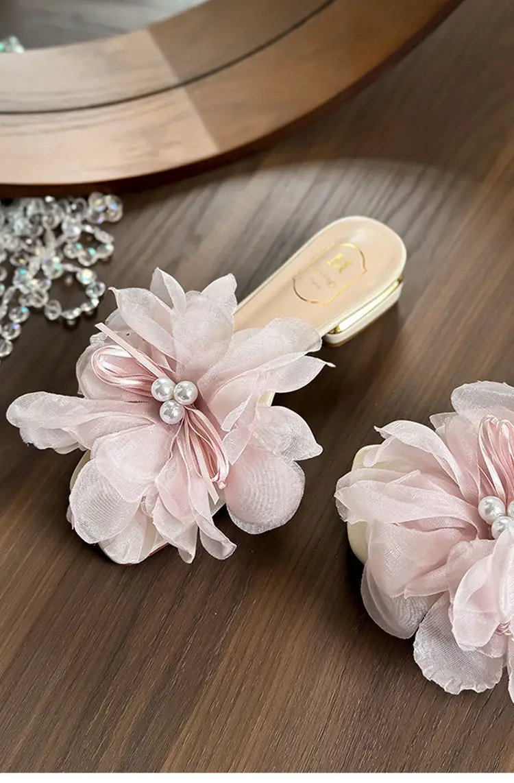 High-Looking Soft Leather Holiday Style Thick-Heeled Sandals for Women, New Outer Wear, Fashionable Flat Slippers, Summer Flowers — feature 4