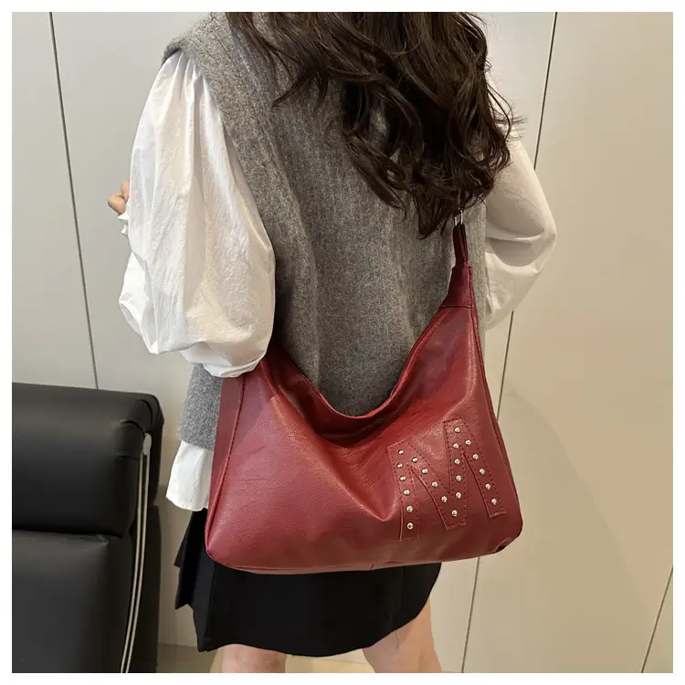 Brown Rivet Shoulder Bag Large Capacity Women — feature 13