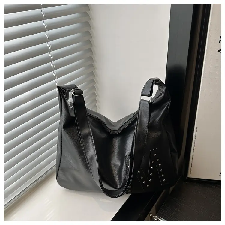 Brown Rivet Shoulder Bag Large Capacity Women — feature 18