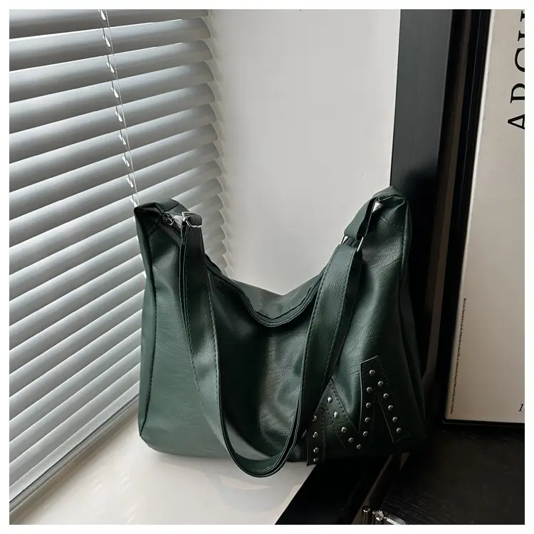 Brown Rivet Shoulder Bag Large Capacity Women — feature 19