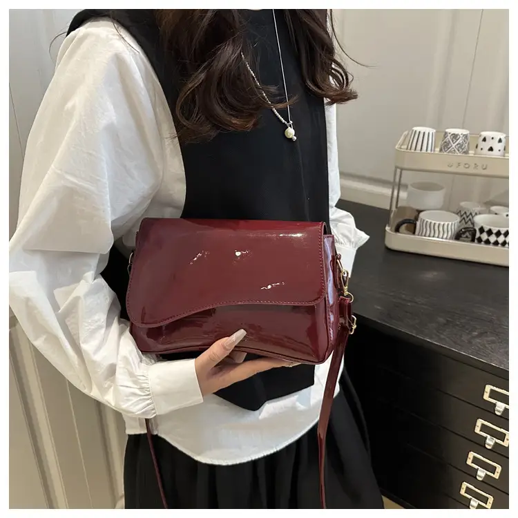 Beige Crossbody Bag for Women Summer 2025 — feature 7
