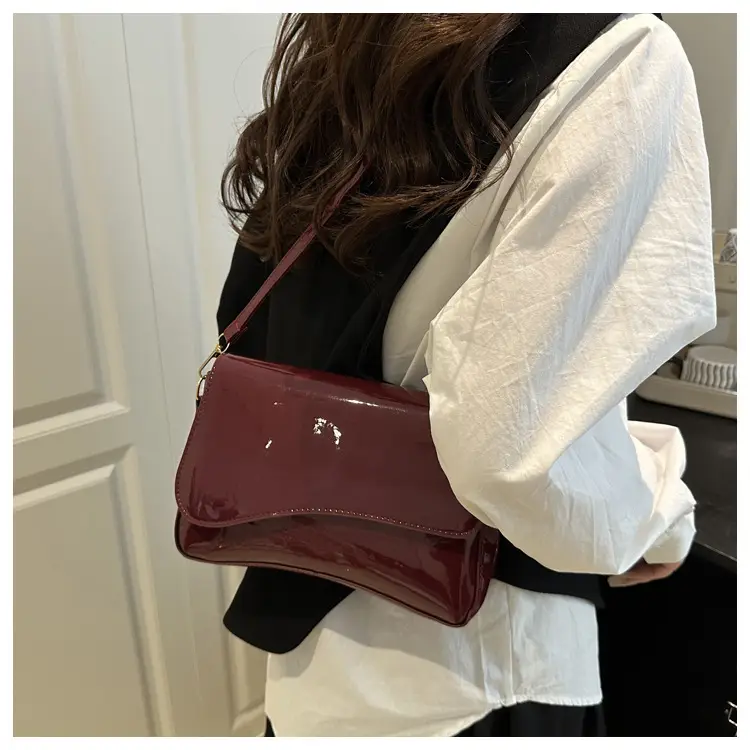 Beige Crossbody Bag for Women Summer 2025 — feature 8
