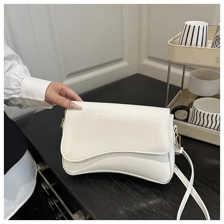 Beige Crossbody Bag for Women Summer 2025 — feature 9