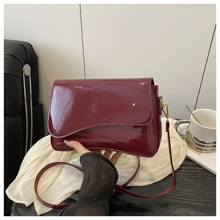 White Glossy Square Shoulder Bag for Women 2025 — feature 10