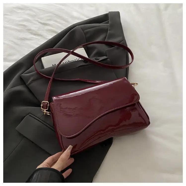 White Glossy Square Shoulder Bag for Women 2025 — feature 13