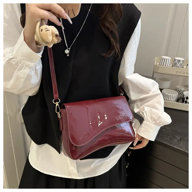 White Glossy Square Shoulder Bag for Women 2025 — feature 16