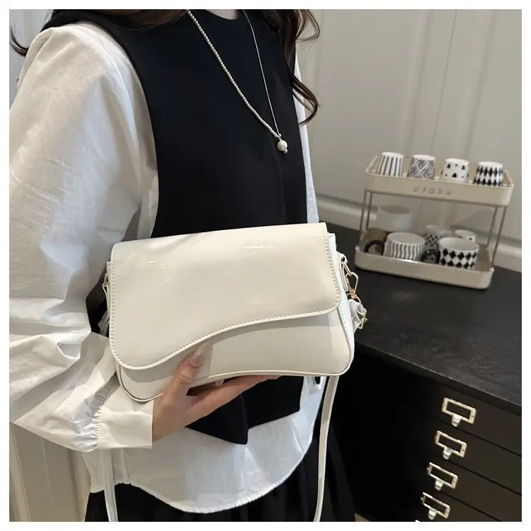 White Glossy Square Shoulder Bag for Women 2025 — feature 20