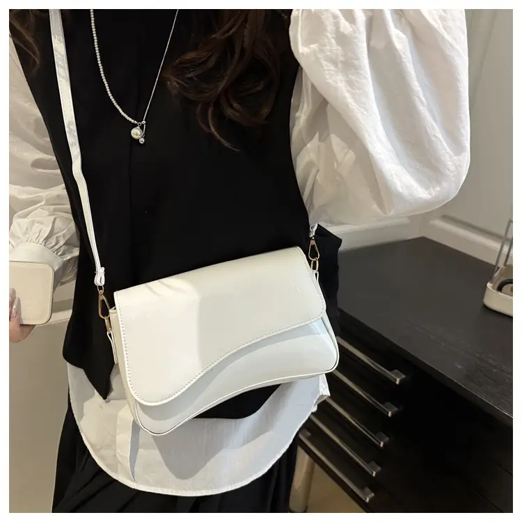 White Glossy Square Shoulder Bag for Women 2025 — feature 22