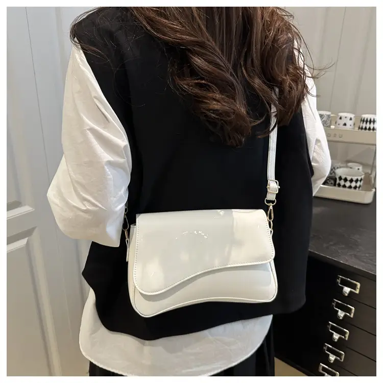 White Glossy Square Shoulder Bag for Women 2025 — feature 23
