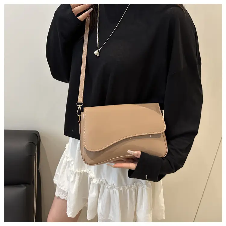 White Glossy Square Shoulder Bag for Women 2025 — feature 24