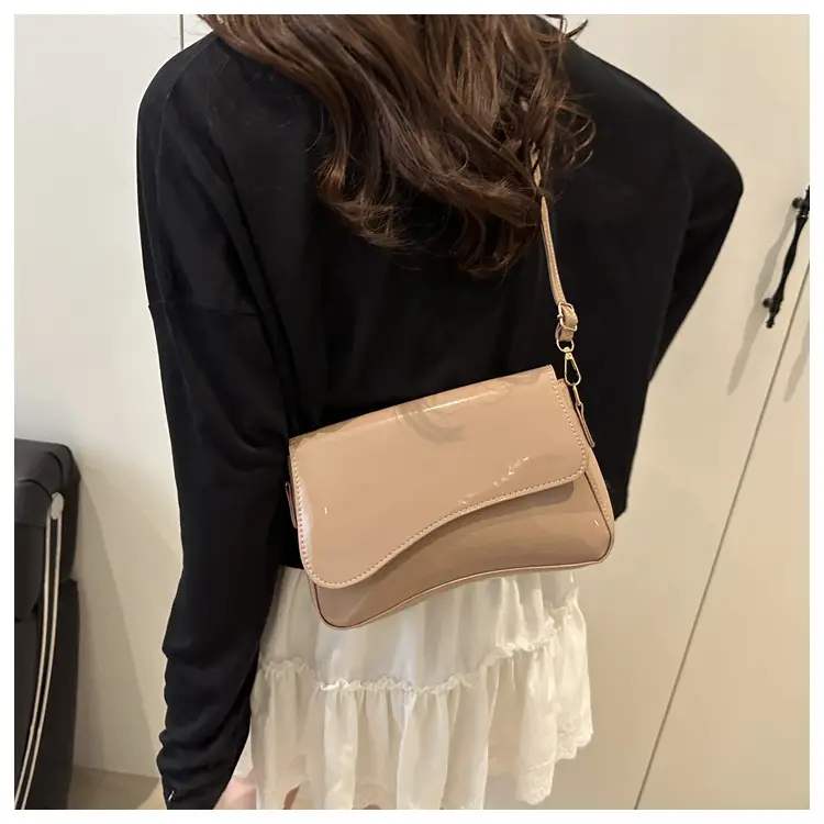 White Glossy Square Shoulder Bag for Women 2025 — feature 26