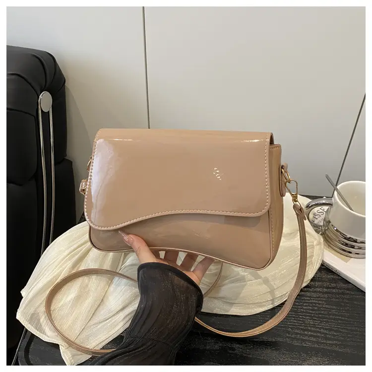 White Glossy Square Shoulder Bag for Women 2025 — feature 7