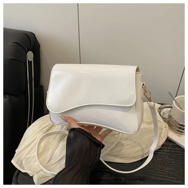 White Glossy Square Shoulder Bag for Women 2025 — feature 8