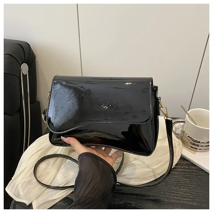 White Glossy Square Shoulder Bag for Women 2025 — feature 9