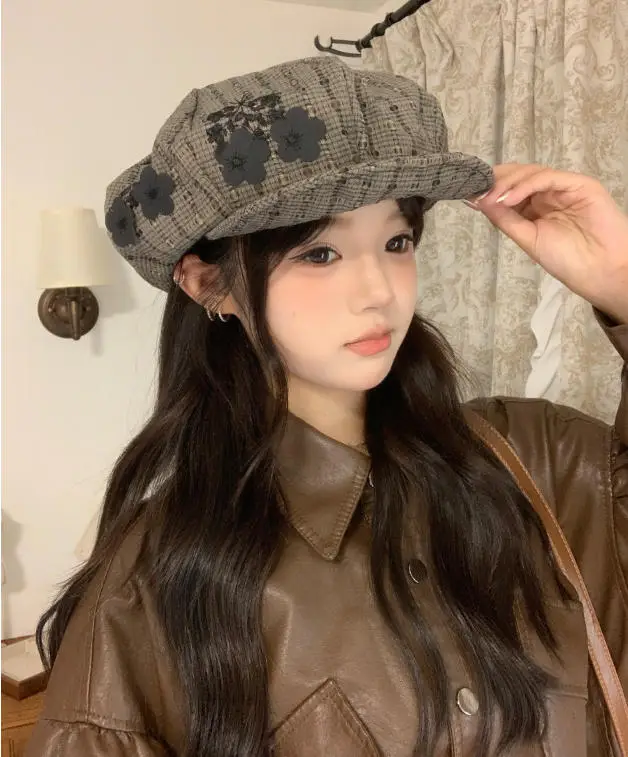 Women Retro Plaid Peaked Cap Hat for Spring Summer Autumn — feature 1
