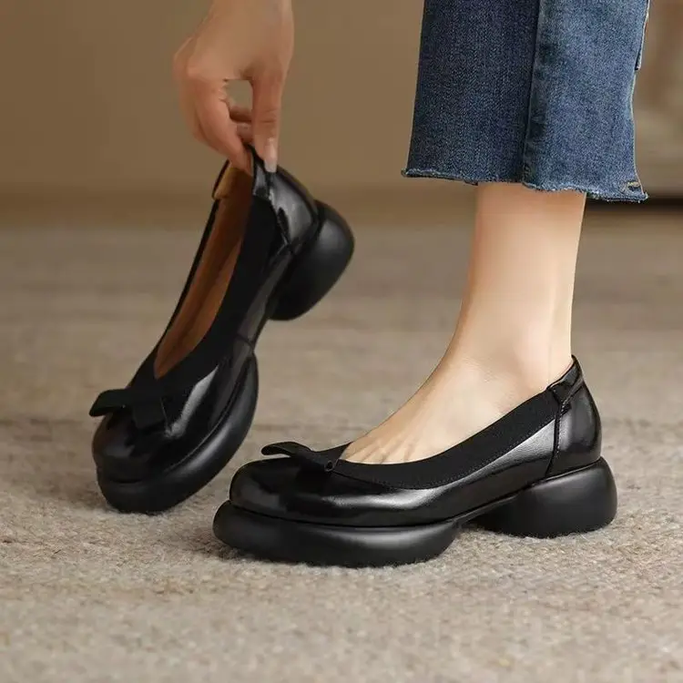 Fashion Round-Toe Thick-Soled Mary Jane Women's Shoes 2025 Autumn New Slip-On Middle-Aged Women's Versatile Small Leather Shoes - Image 4