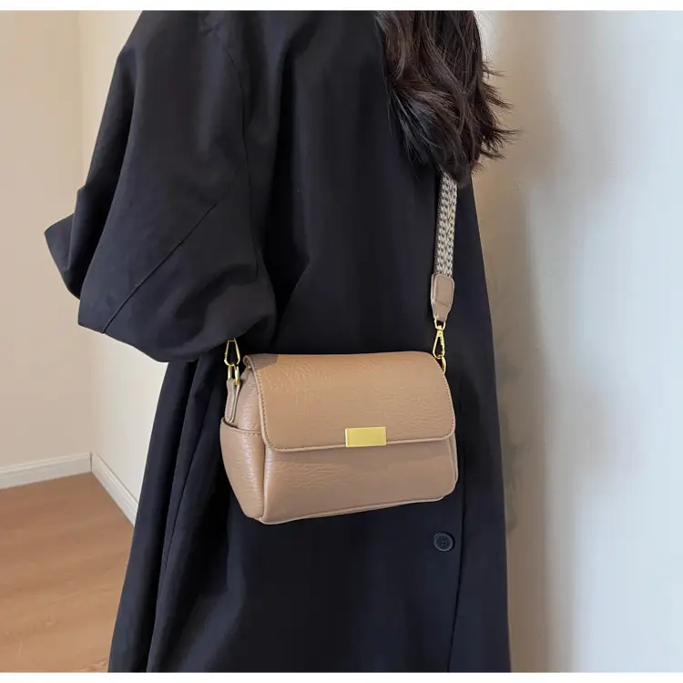 Women's Brown Leather Crossbody Bag with Gold Plated Clasp — feature 21