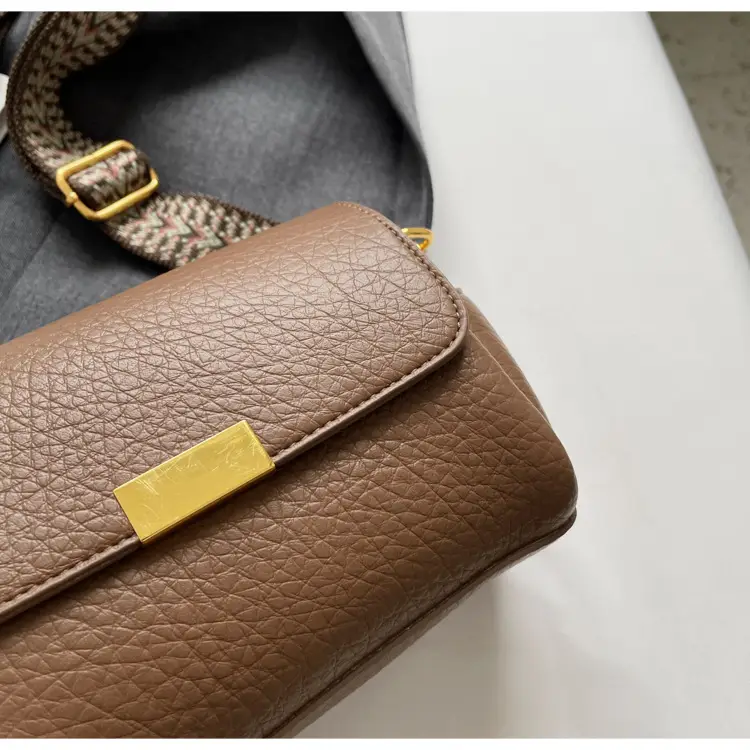 Women's Brown Leather Crossbody Bag with Gold Plated Clasp — feature 34