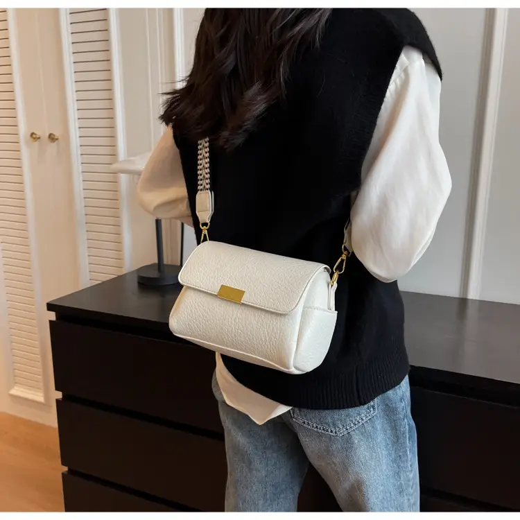 Women's Brown Leather Crossbody Bag with Gold Plated Clasp — feature 37