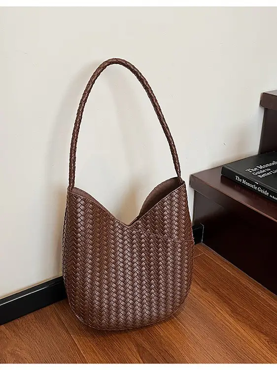 Brown Woven Shoulder Bag Large Capacity 2025 - Image 5