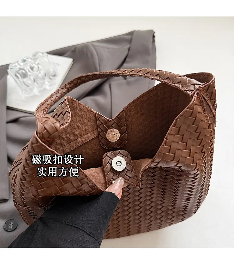 Brown Woven Shoulder Bag Large Capacity 2025 — feature 26