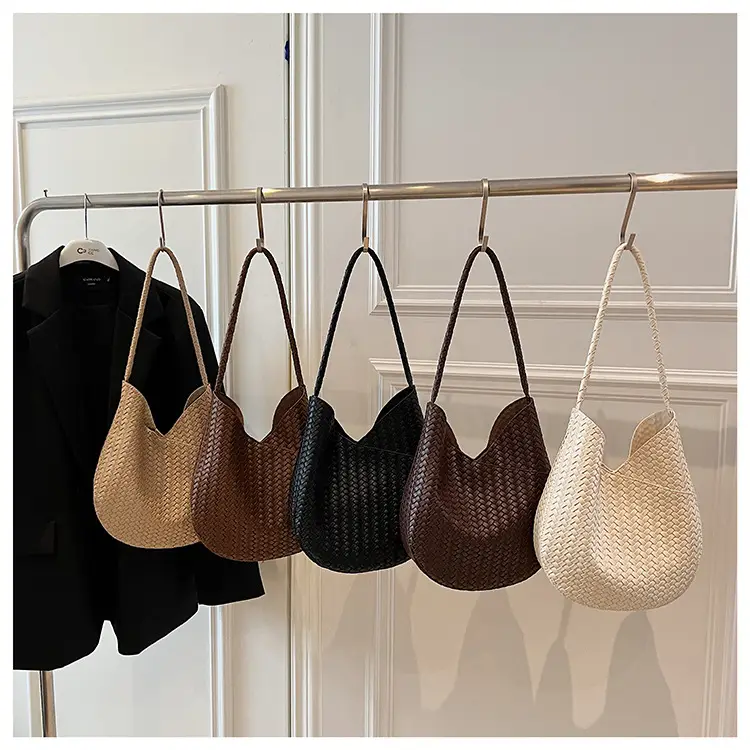 Brown Woven Shoulder Bag Large Capacity 2025 — feature 5